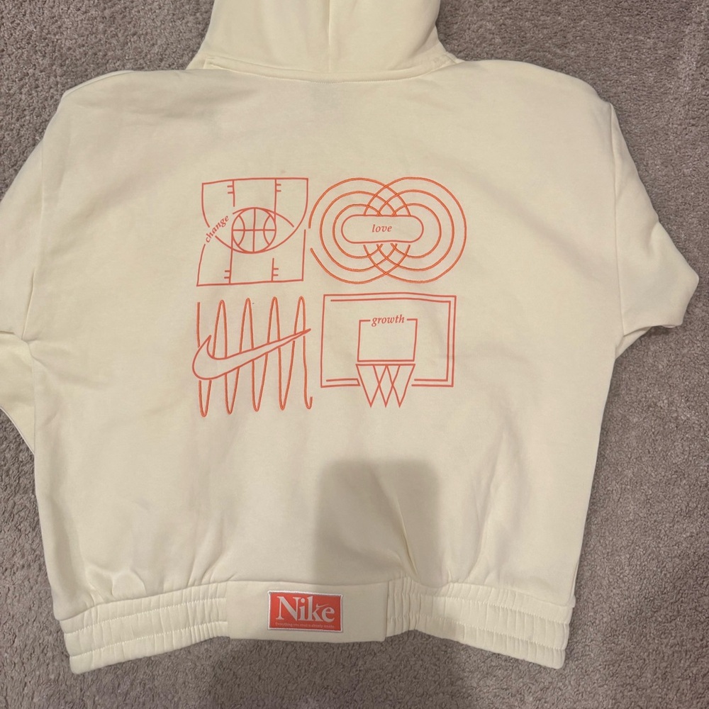 Nike Youth Large NWT culture of Basketball Graphic Hoodie